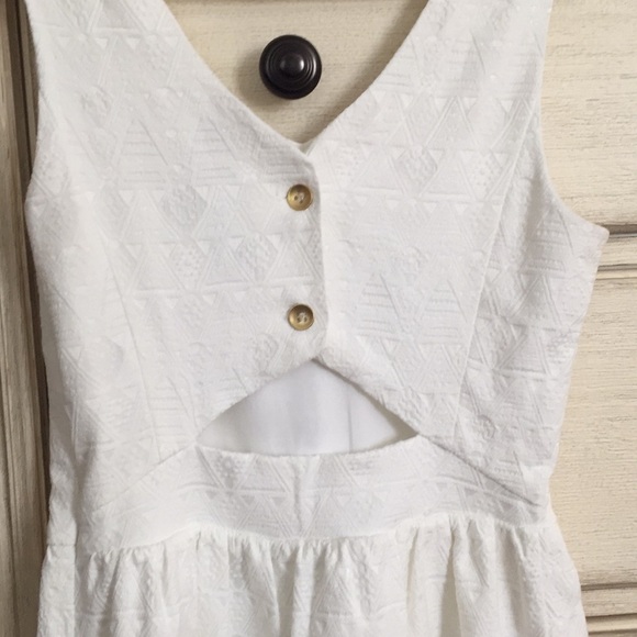 Kensie Dresses & Skirts - KENSIE dress-Perfect for graduation, white